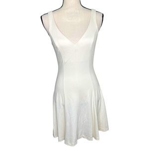 AMANDA UPRICHARD Off White Sleeveless dress. Size Small.